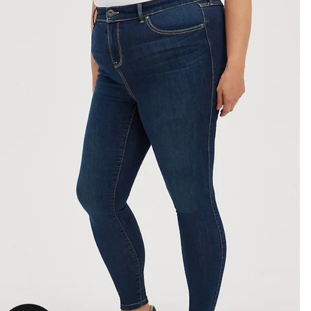 Torrid- Midfit Super Skinny Jean